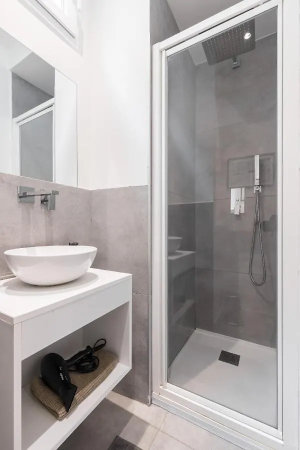 Garibaldi Square - Cozy 1 Bdr Old Town Daire Nice